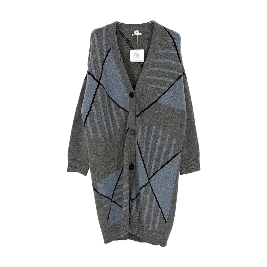 Hermès Grey Cashmere Jacket Grey Cashmere Never worn, with tag - Front View