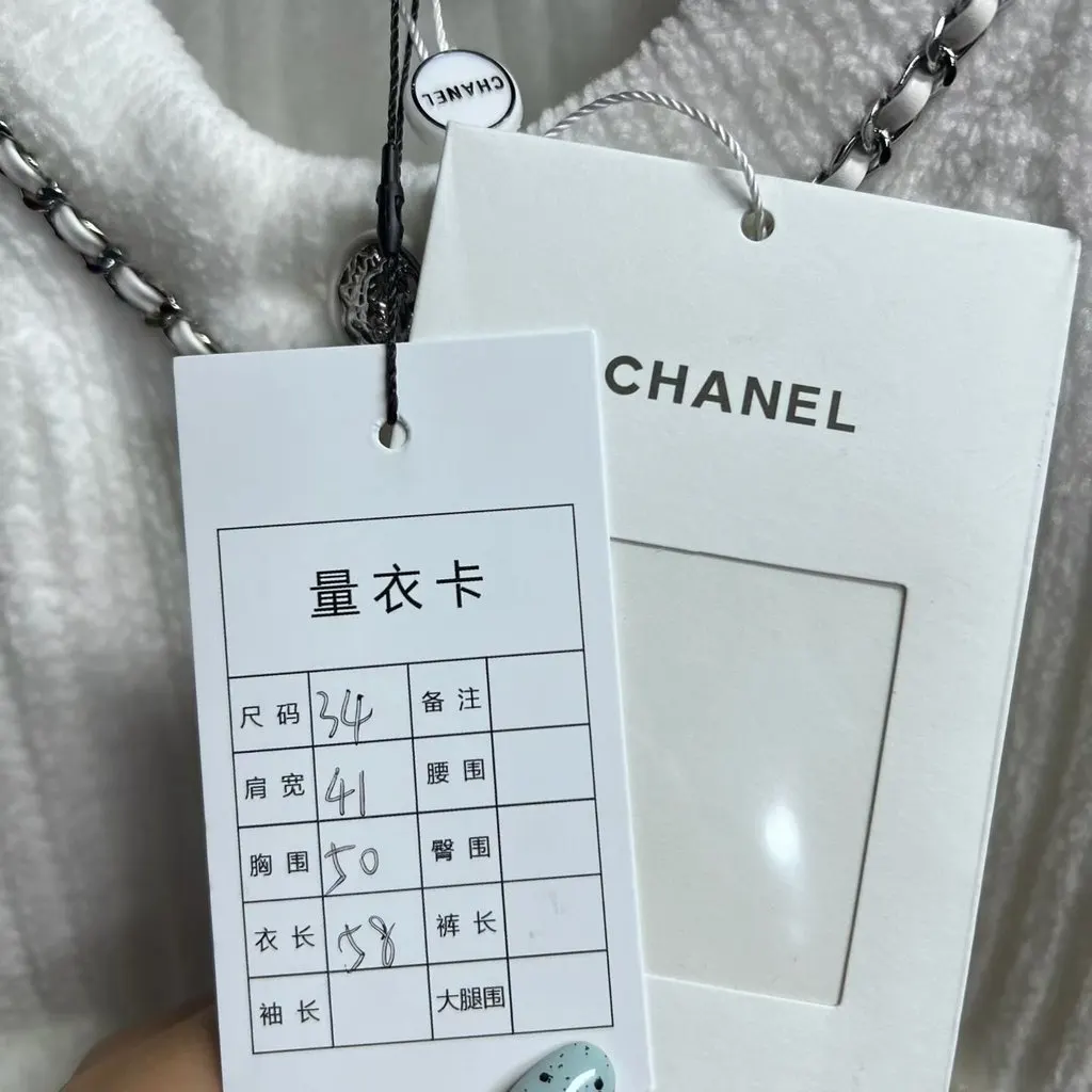 Chanel White Tweed Knitwear White Tweed Never worn, with tag - Model View