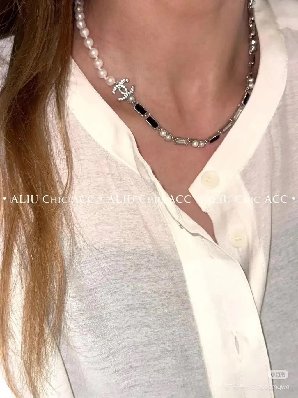 Chanel Crystal Necklace MultiColor Crystal Very good - Model View