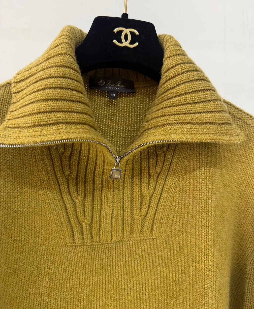 Loro Piana Parksville Yellow Cashmere Knitwear Yellow Cashmere Never worn - Back View