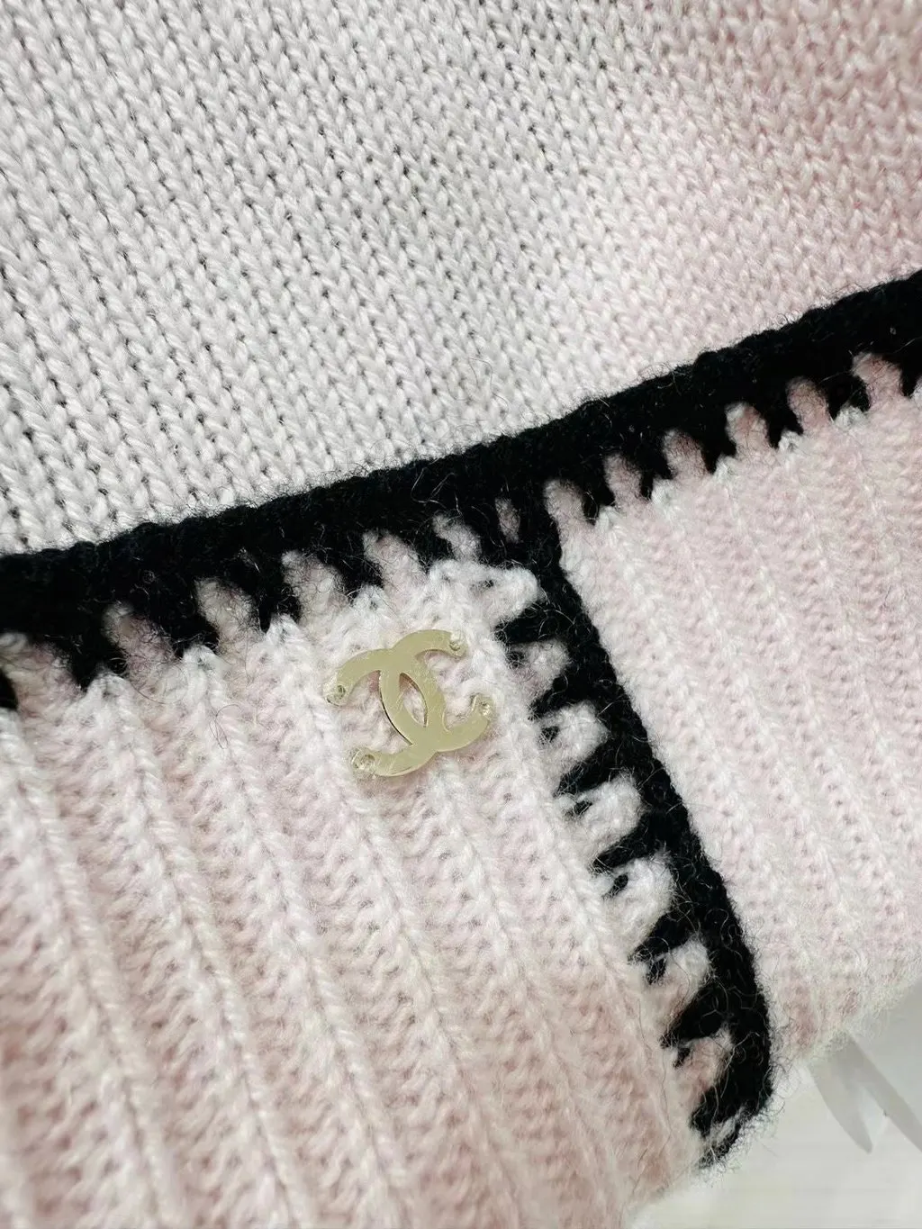 Chanel Pink Wool Hat Pink Wool Never worn - Box View