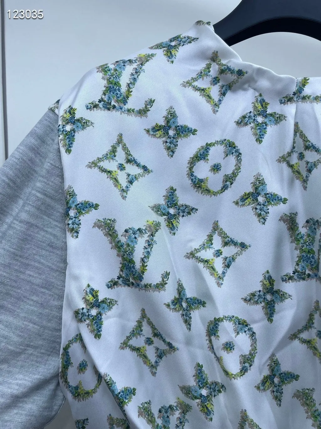 Louis Vuitton Grey Wool Knitwear Grey Wool Very good - Box View