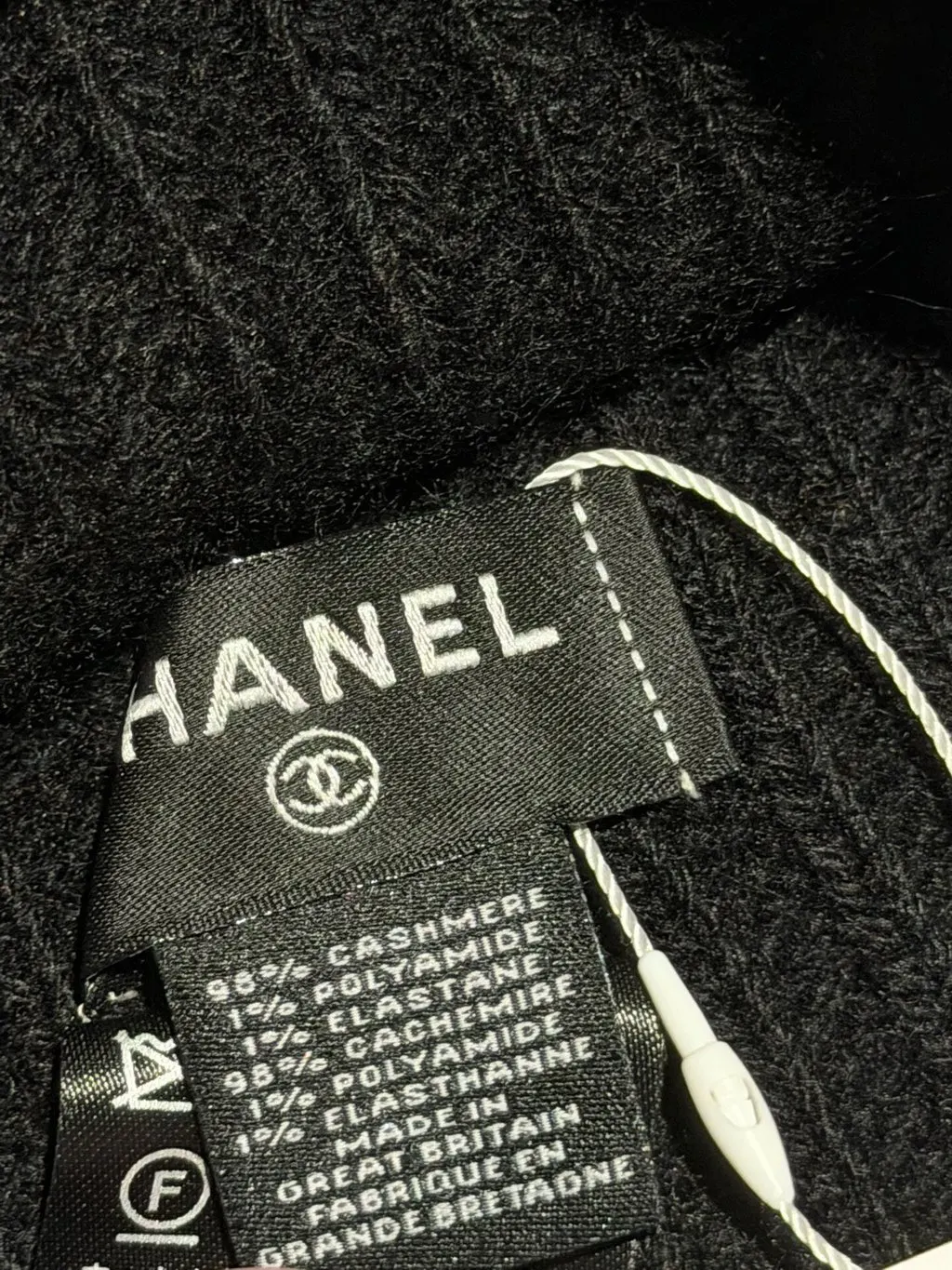 Chanel Black Cashmere Hat Black Cashmere Never worn, with tag - Box View