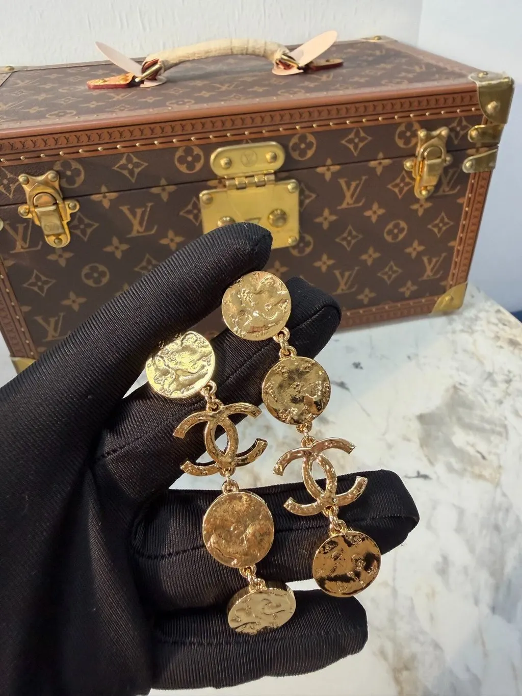 Chanel Gold Plated Earrings Gold Very good - Inside View