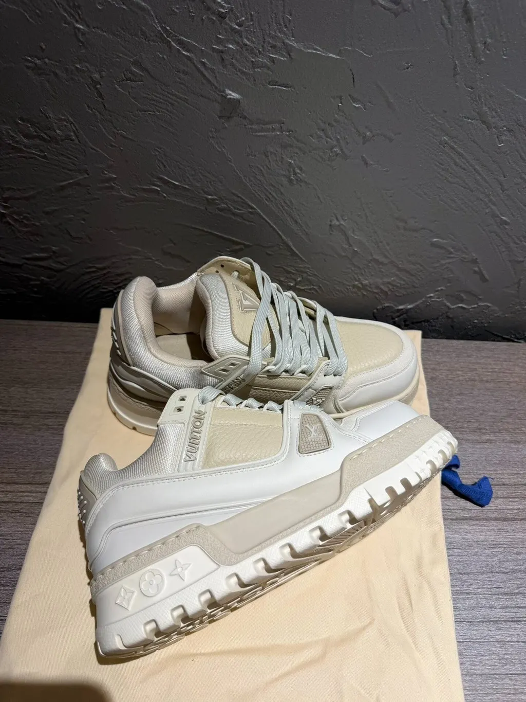 Louis Vuitton Trainer Maxi Beige Leather Sneakers Beige Leather Very good - Back View