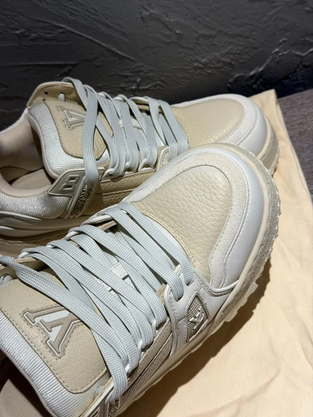 Louis Vuitton Trainer Maxi Beige Leather Sneakers Beige Leather Very good - Box View