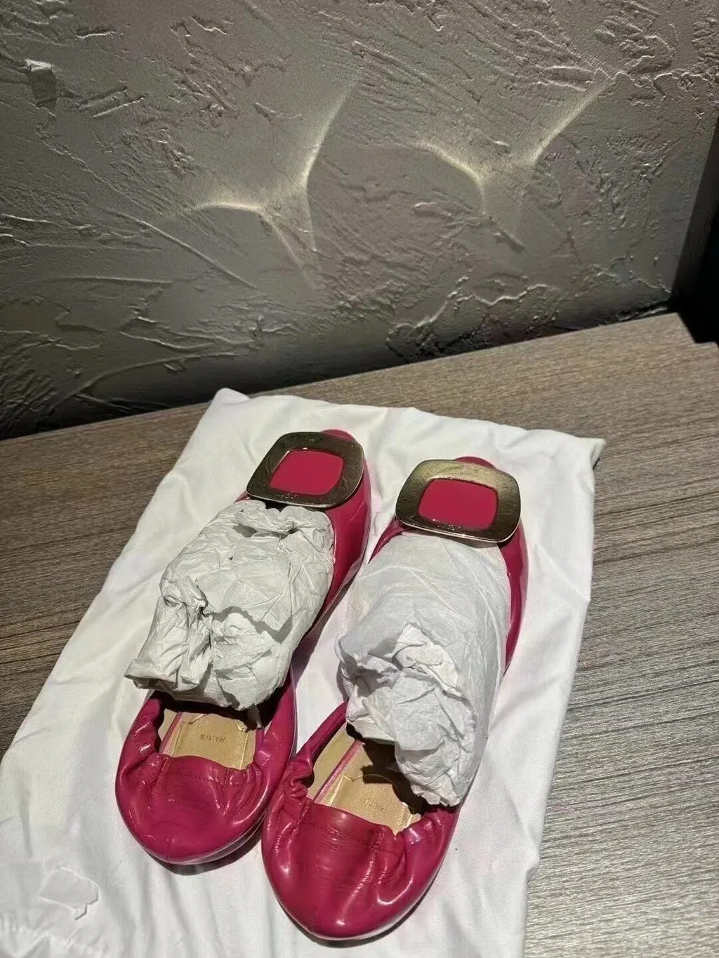 Roger Vivier Pink Suede Flat Shoes Pink Suede Very good - Back View