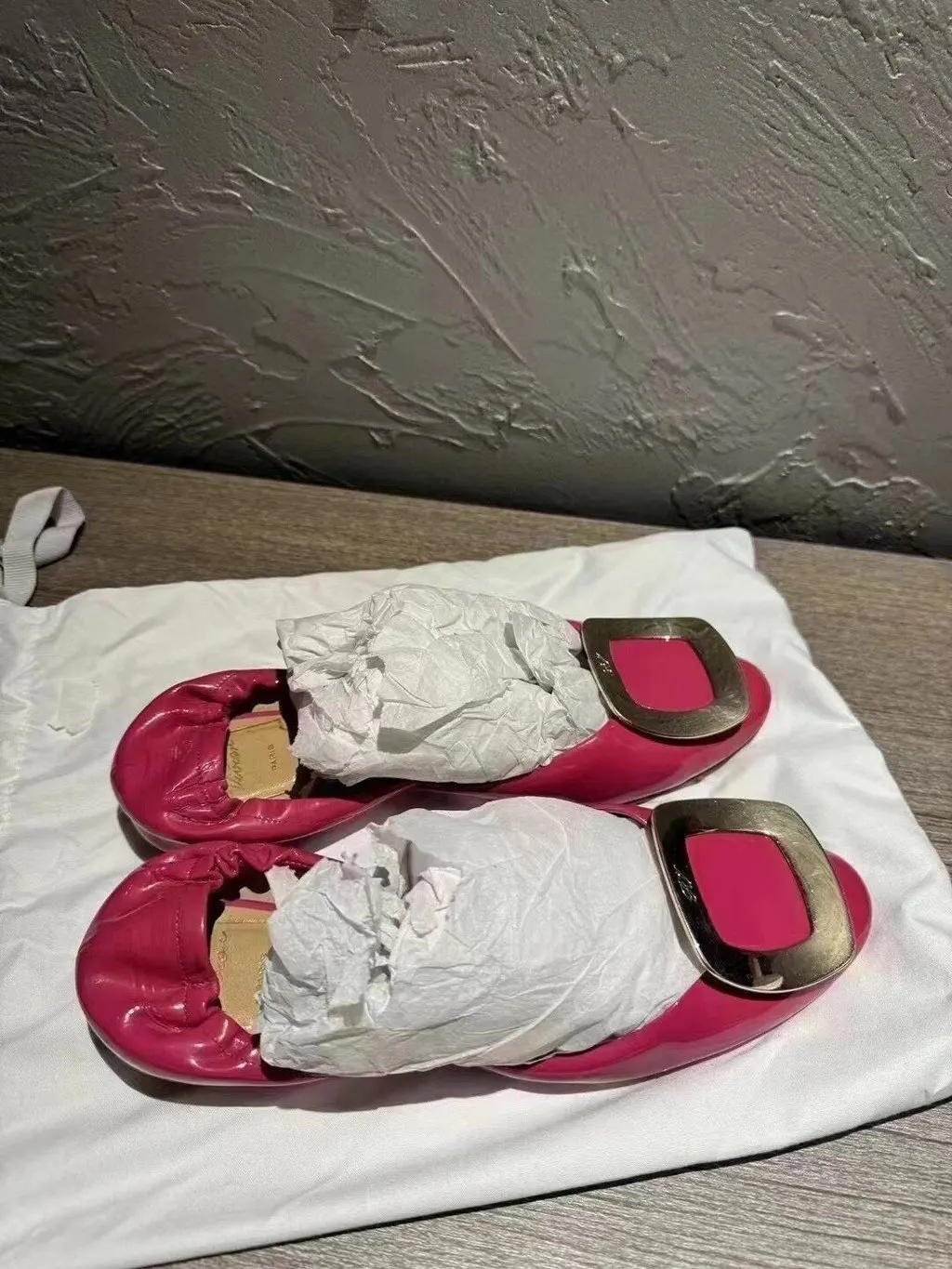 Roger Vivier Pink Suede Flat Shoes Pink Suede Very good - Inside View