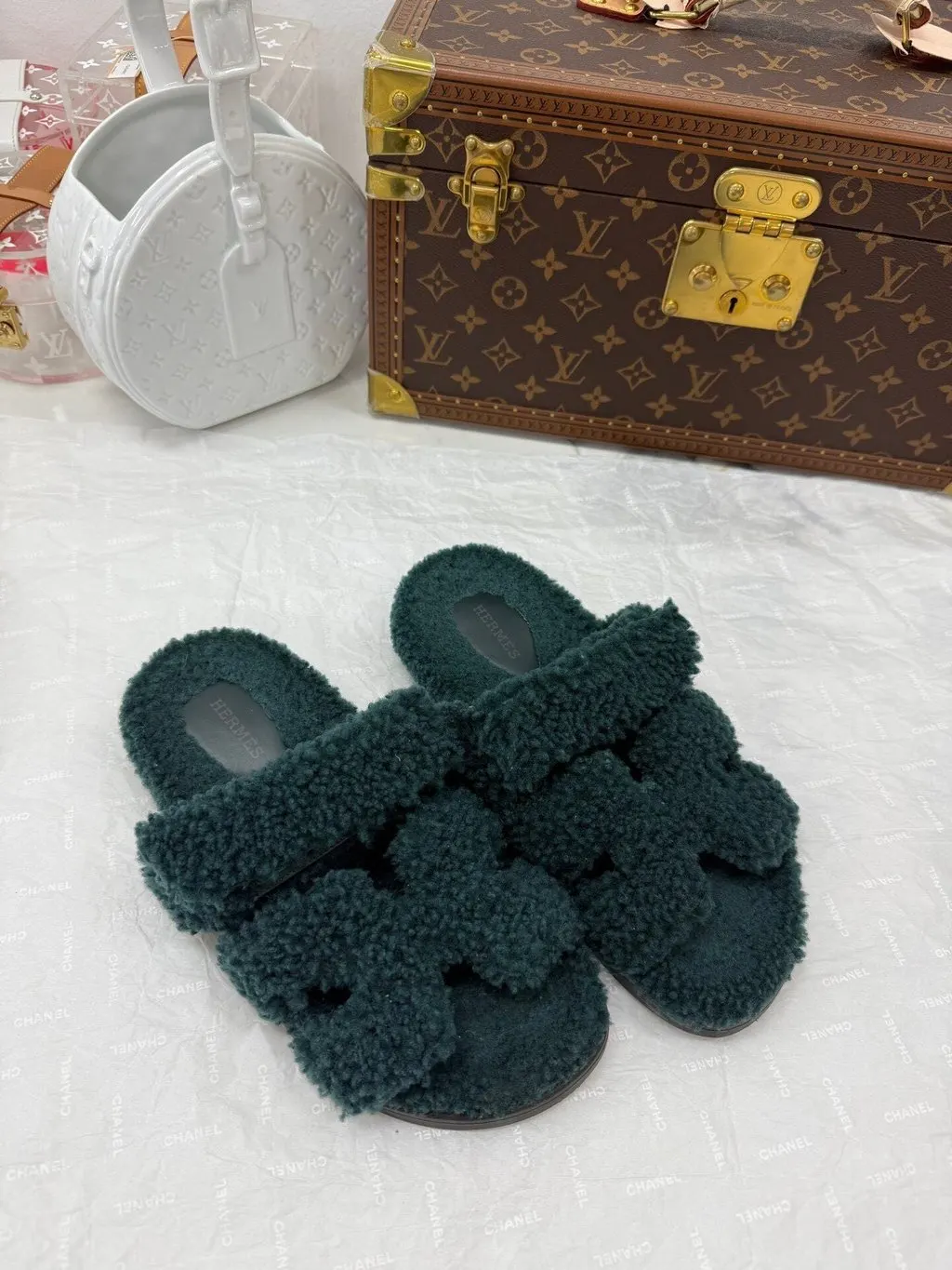 Hermès Green Faux Fur Sandals Green Very good - Back View