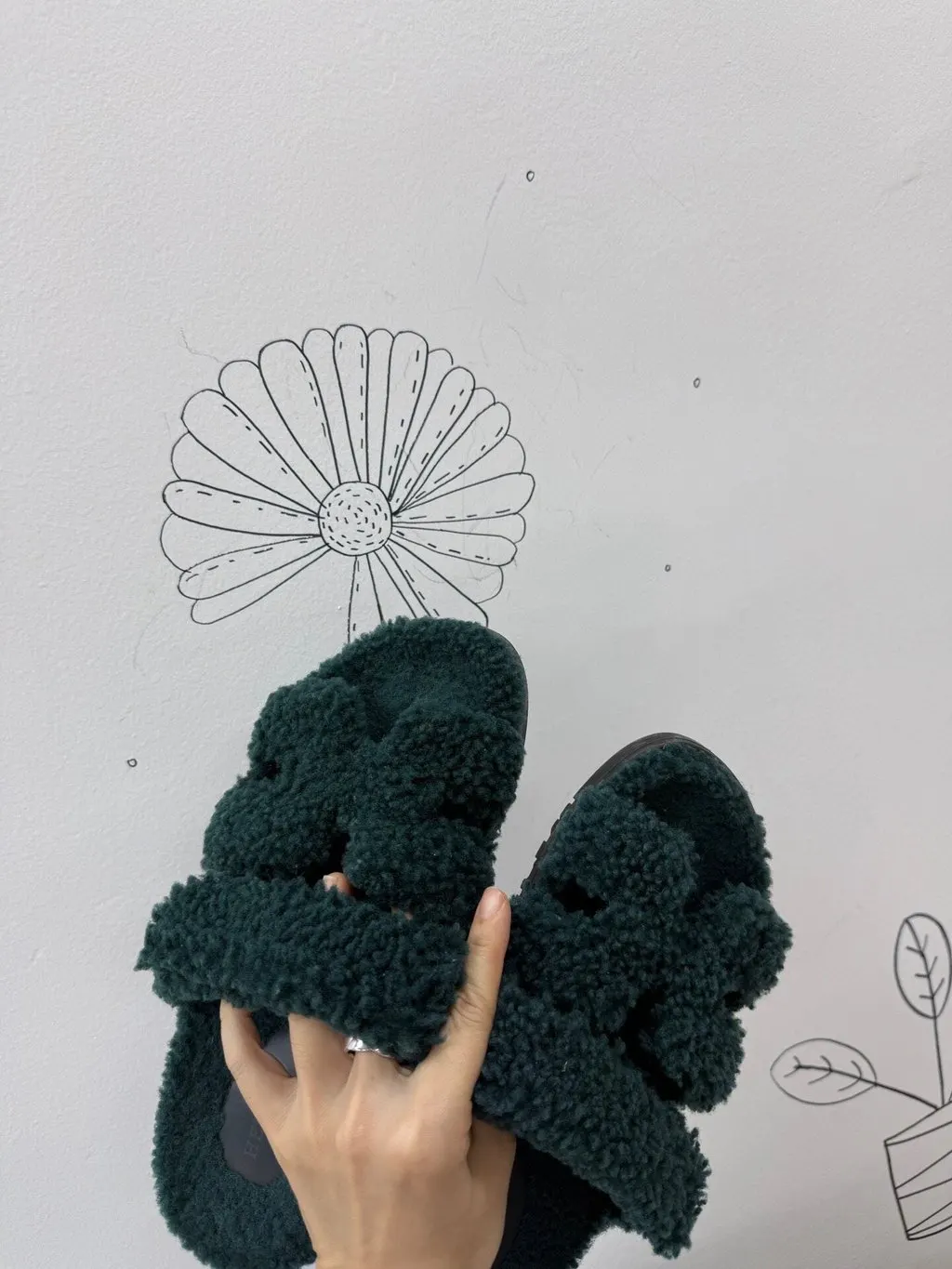 Hermès Green Faux Fur Sandals Green Very good - Inside View