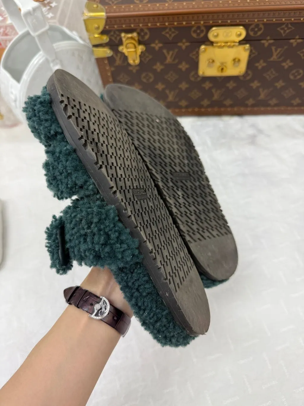 Hermès Green Faux Fur Sandals Green Very good - Box View