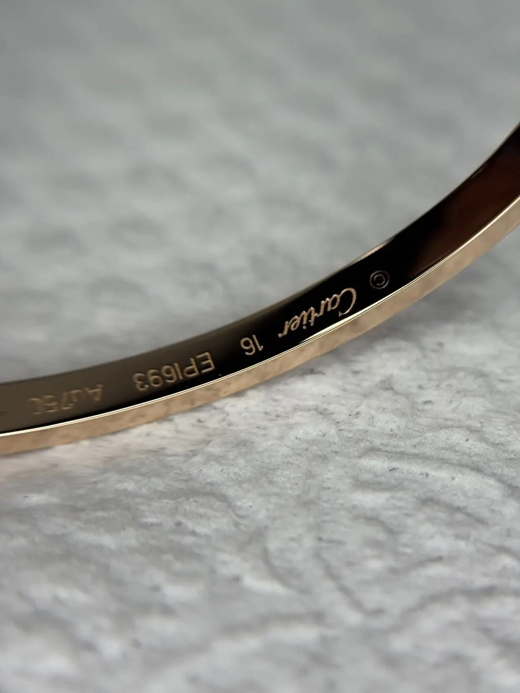 Cartier Love Pink Gold Bracelet Pink Very good - Model View