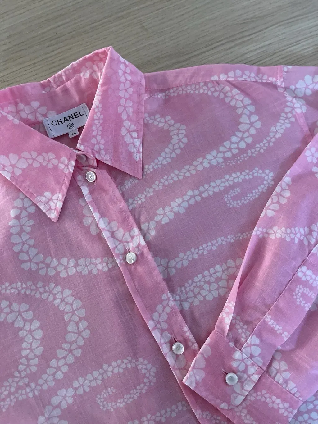Chanel 25M Coco Beach Pink Silk Top Pink Silk Very good - Model View