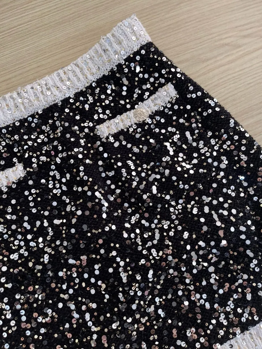 Chanel 23C Black Embellished Skirt Black Very good - Model View