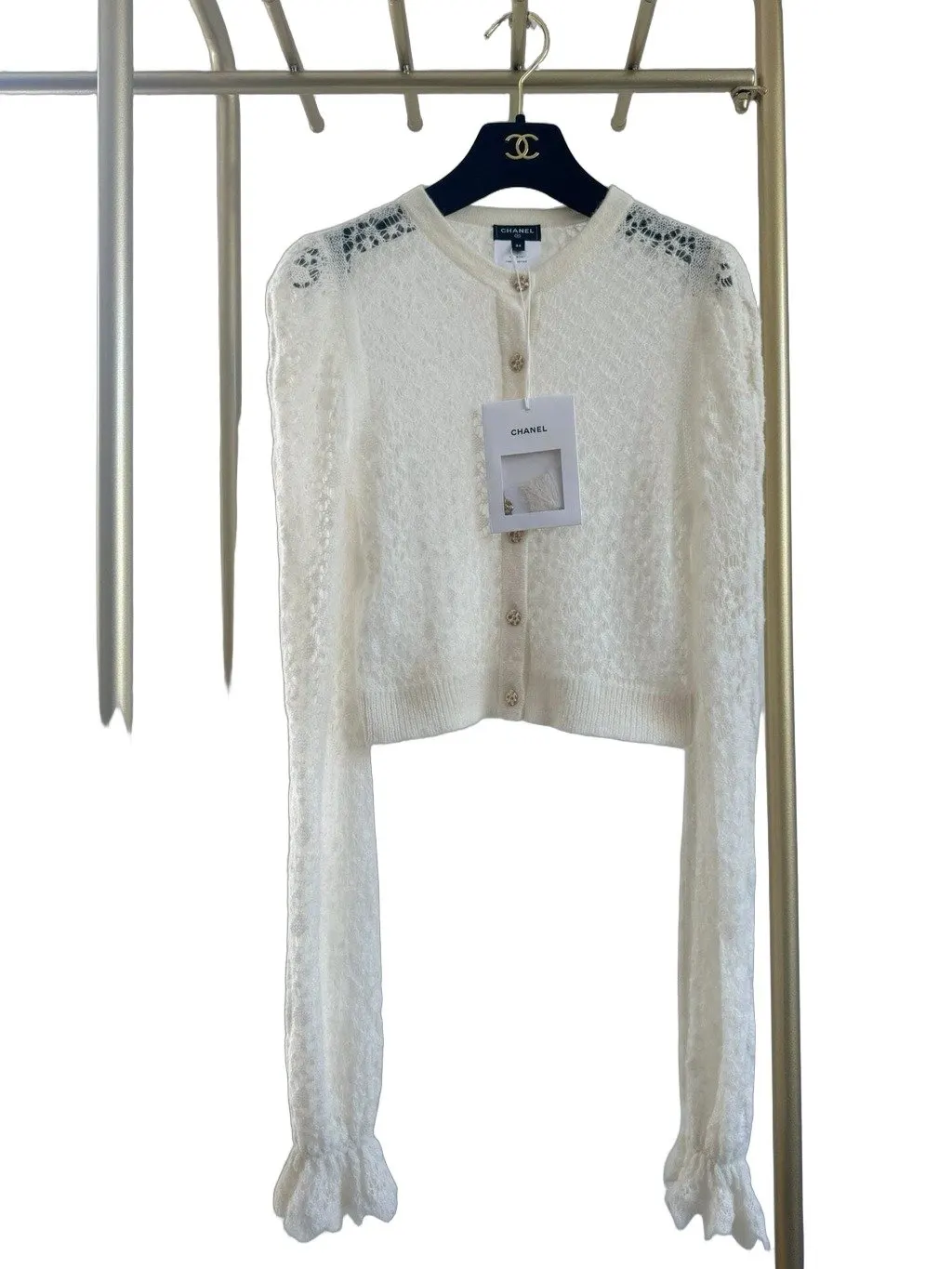 Chanel 23K White Cashmere Knitwear White Cashmere Never worn, with tag - Front View