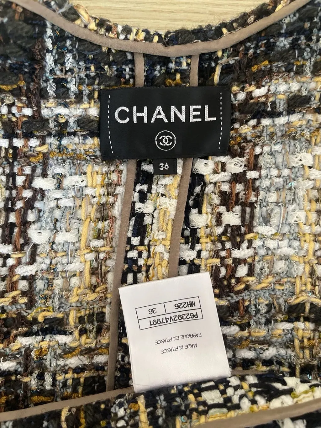 Chanel 19K Snow Tweed Dress MultiColor Tweed Very good - Model View