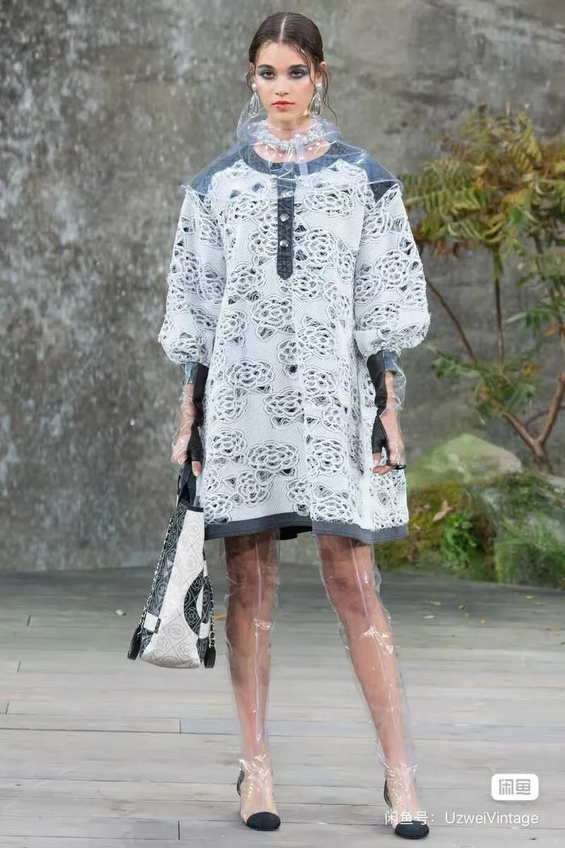 Chanel 18S Lace Dress MultiColor Lace Very good - Box View