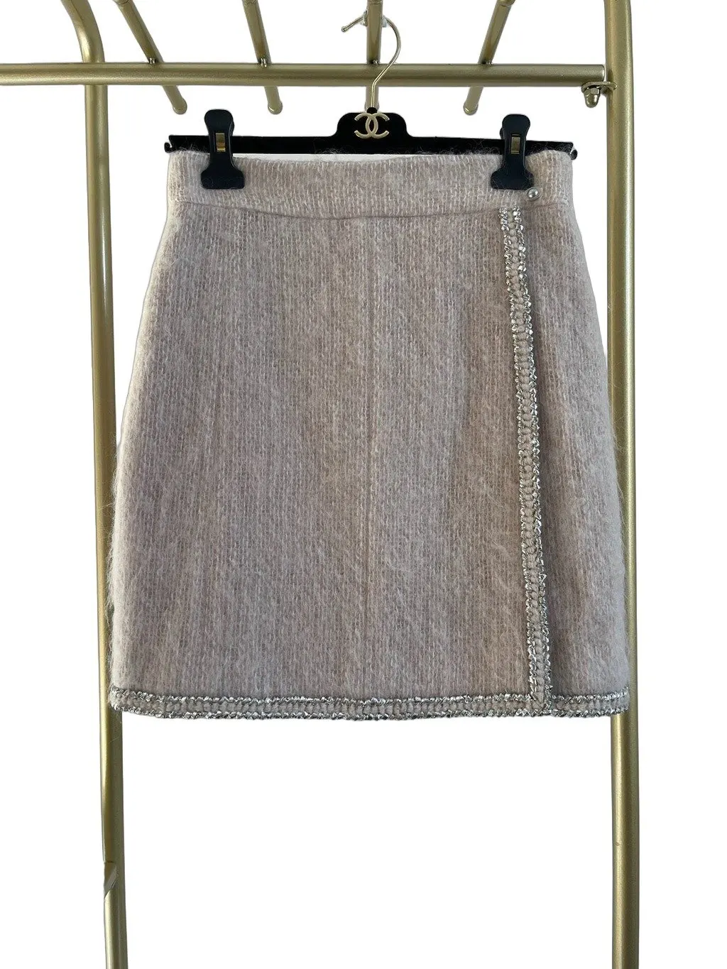 Chanel 17K Pink Tweed Skirt Pink Tweed Very good - Front View