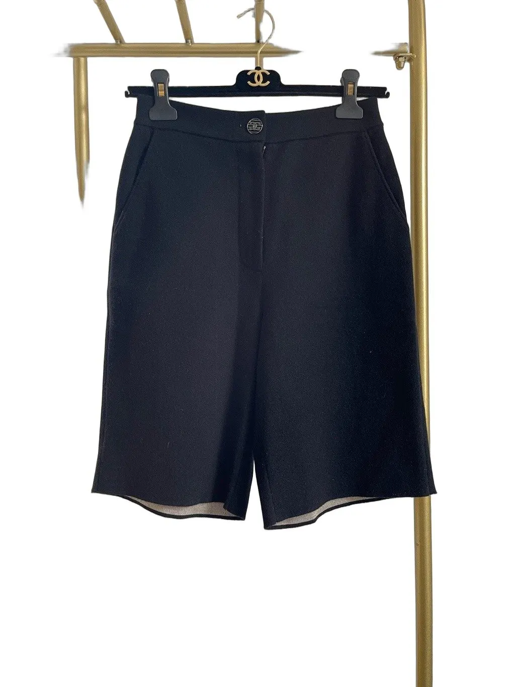 Chanel 21B Black Wool Trousers Black Wool Very good - Front View