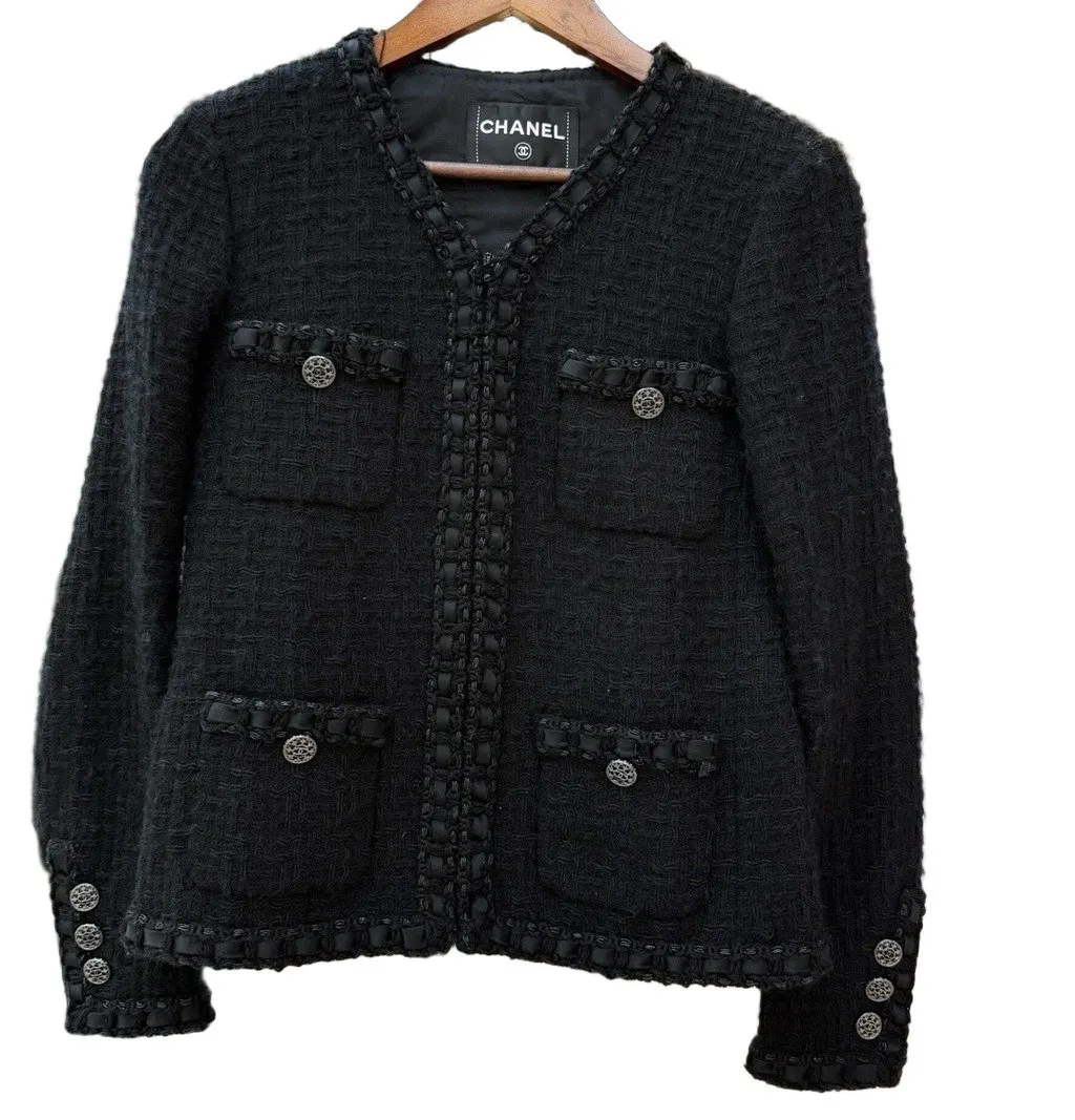 Chanel Rome Black Tweed Jacket Black Tweed Very good - Front View