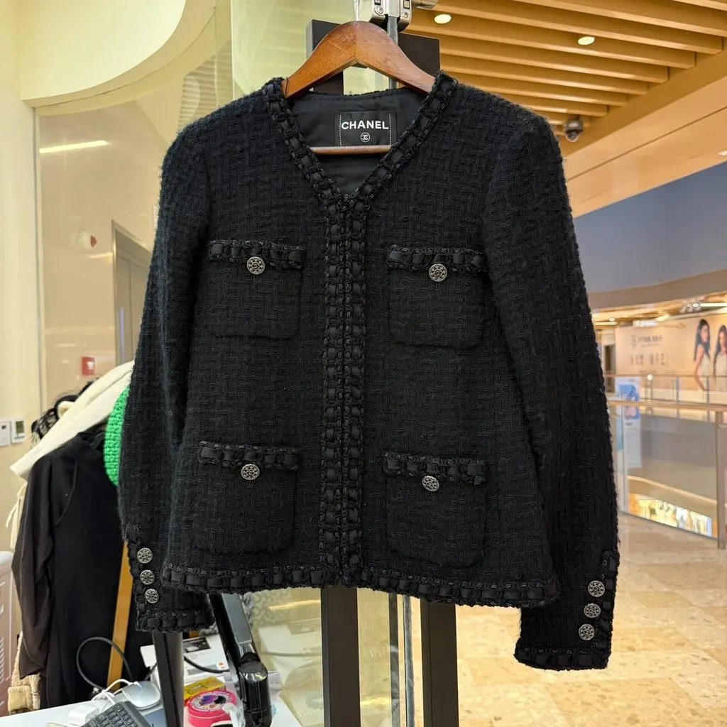 Chanel Rome Black Tweed Jacket Black Tweed Very good - Inside View