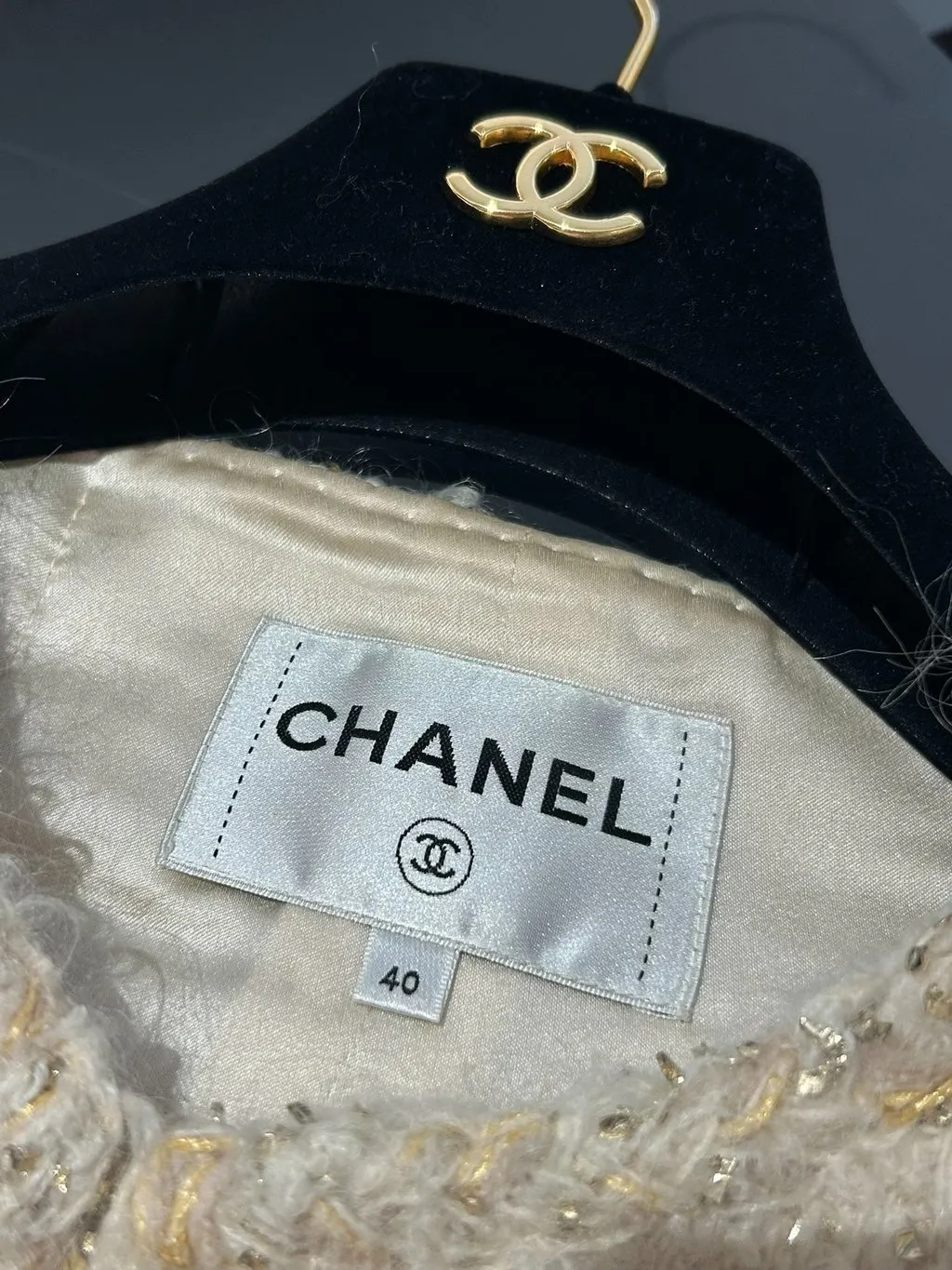 Chanel 19 Egypt White Tweed Jacket White Tweed Very good - Model View