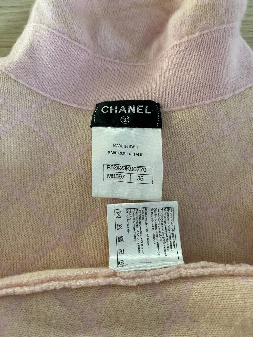 Chanel Pink Cashmere Knitwear Pink Cashmere Very good - Inside View