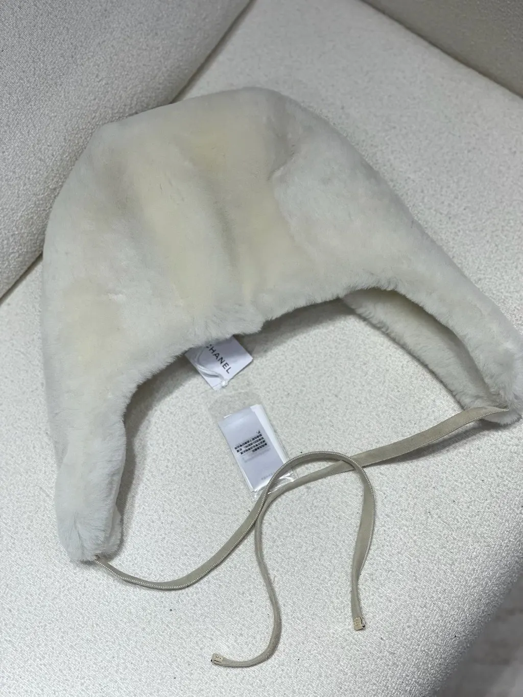 Chanel 25N Coco Neige White Shearling Hat White Shearling Never worn, with tag - Back View