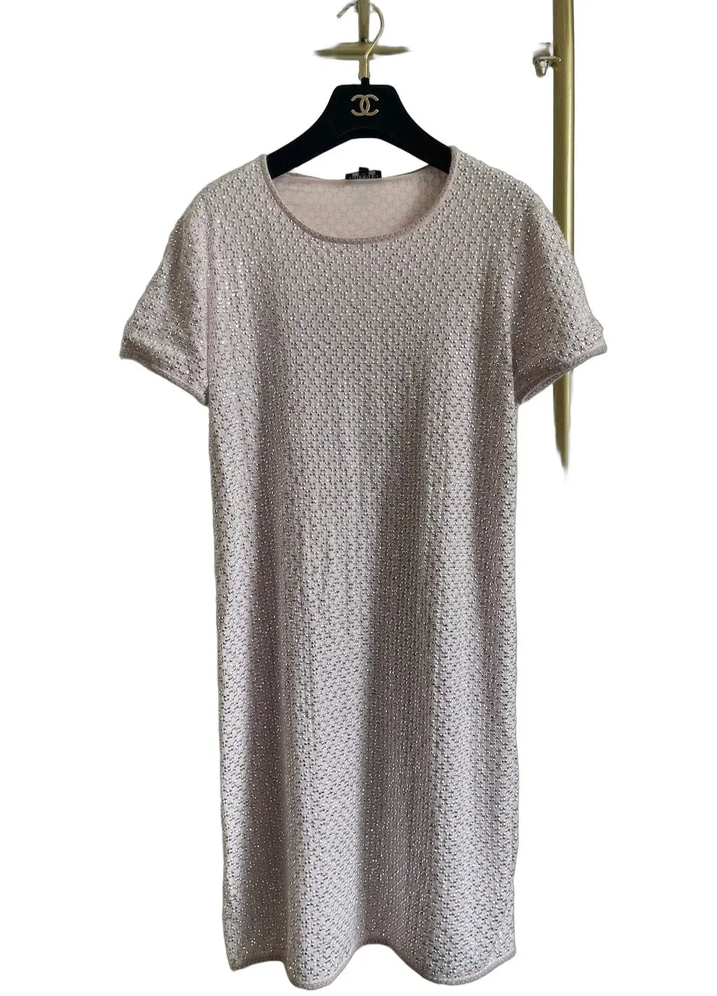 Chanel Métropole Pink Embellished Dress Pink Very good - Front View