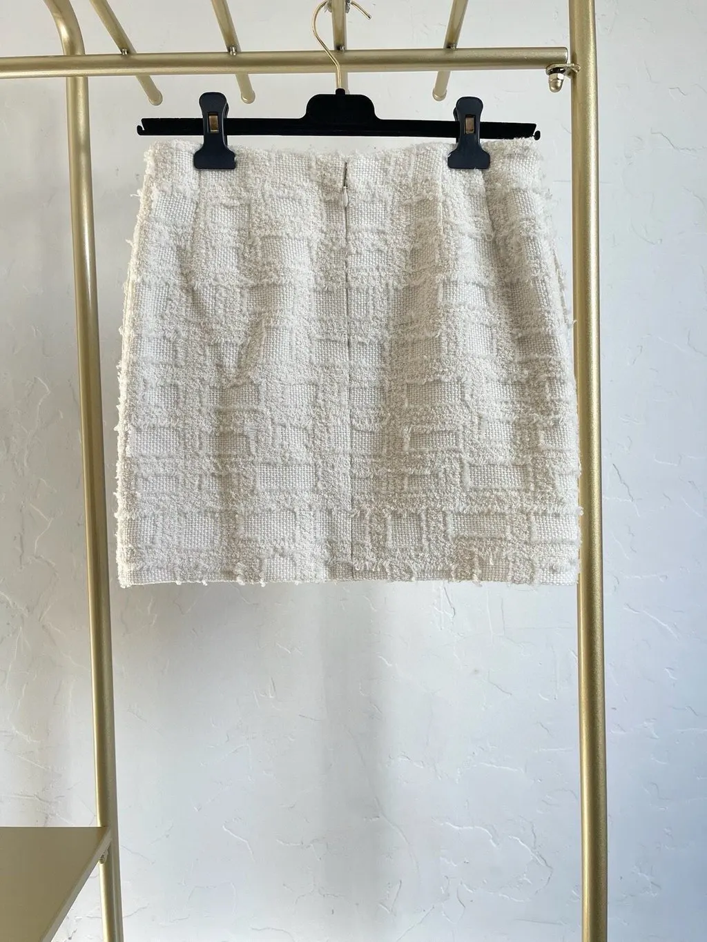 Chanel 23B White Tweed Skirt White Tweed Very good - Back View
