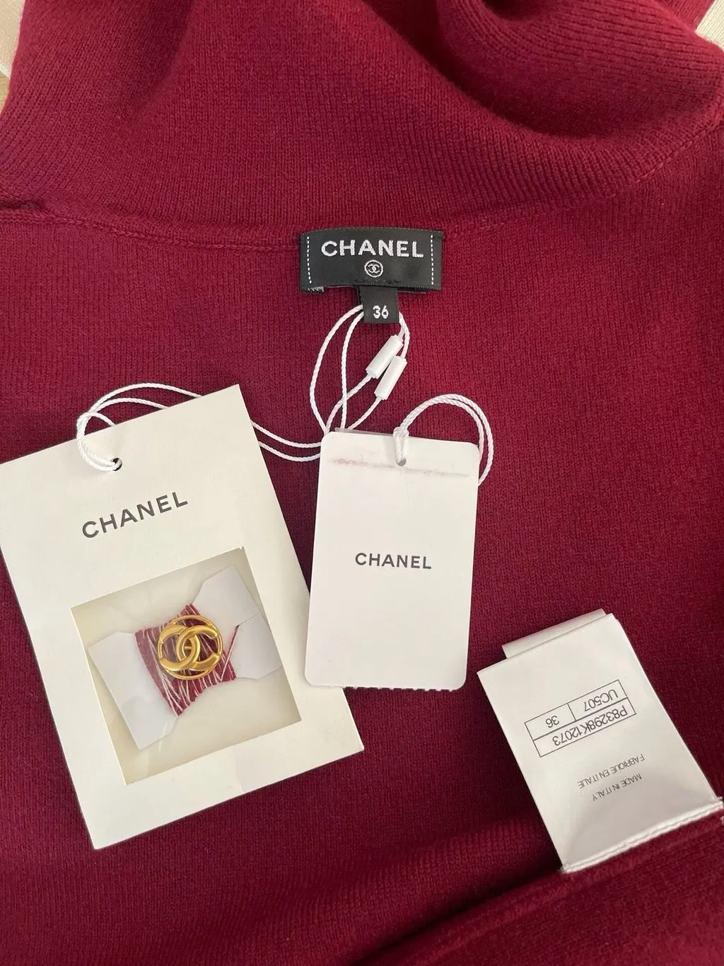 Chanel 26B Wool Knitwear MultiColor Wool Never worn, with tag - Inside View