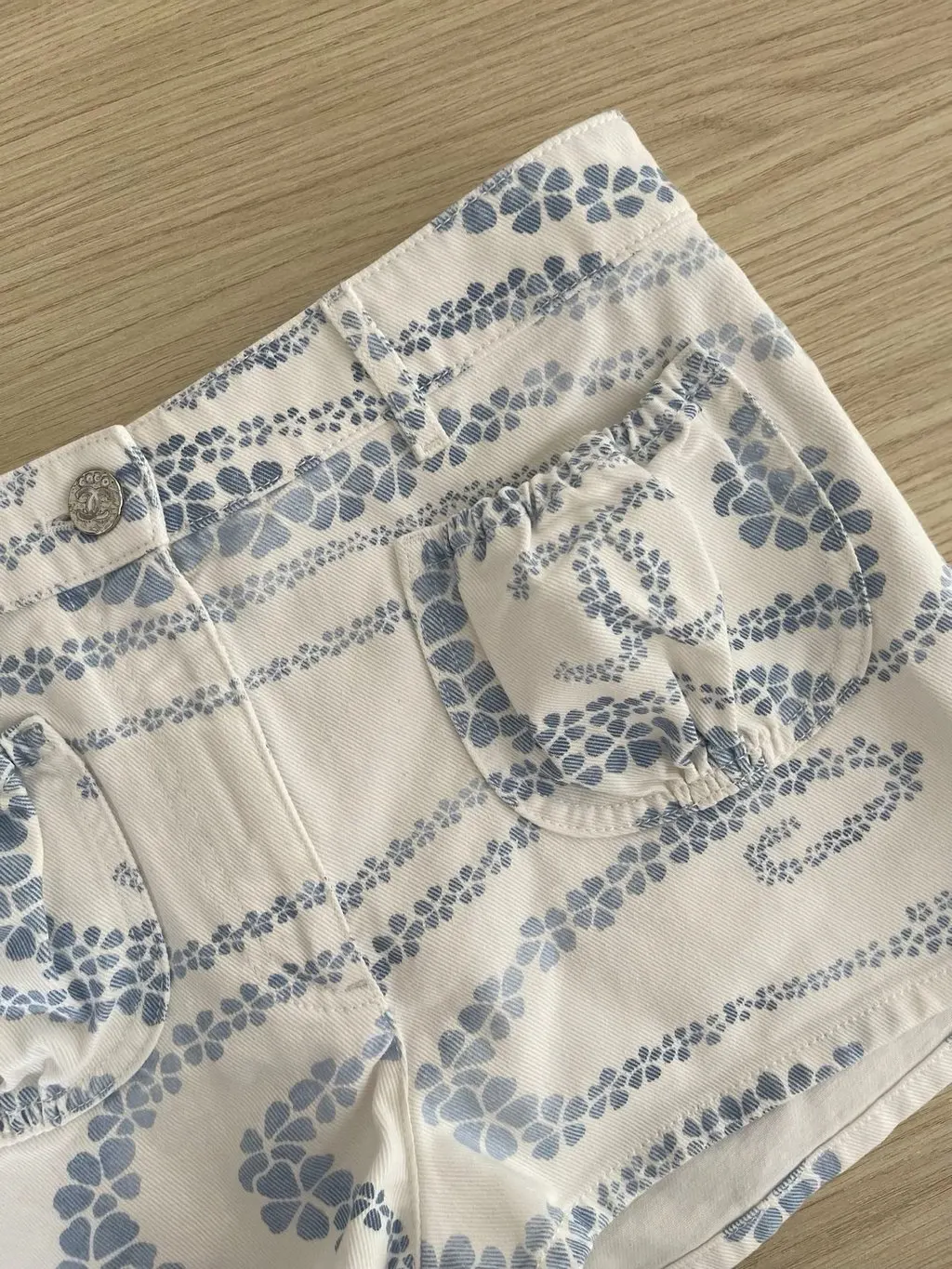 Chanel 25M Coco Beach Cotton Shorts MultiColor Cotton Very good - Model View
