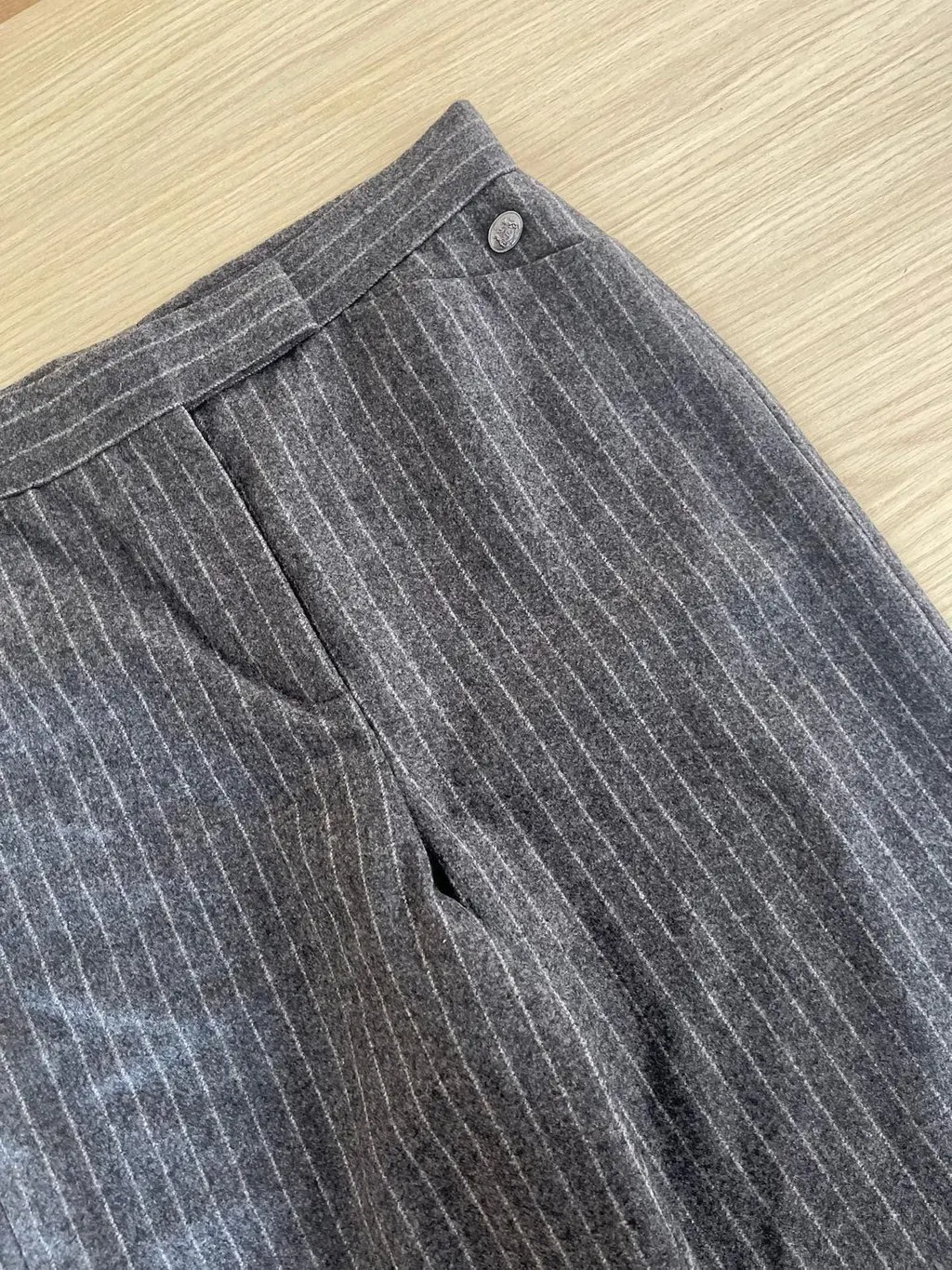 Chanel Wool Trousers MultiColor Wool Very good - Model View
