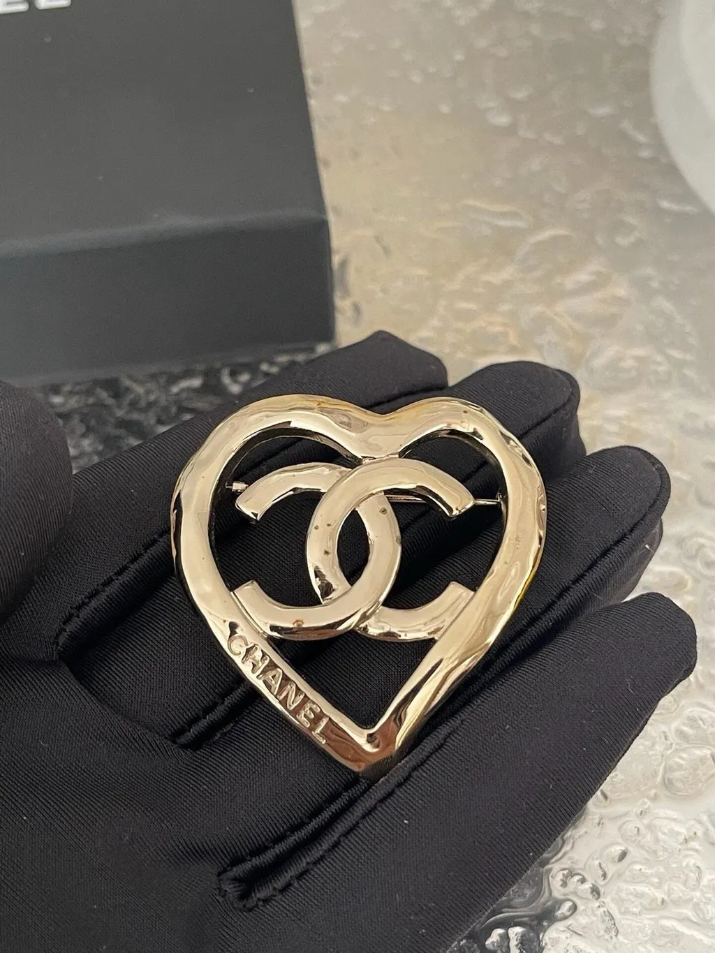 Chanel Gold Plated Brooch Gold Very good - Back View