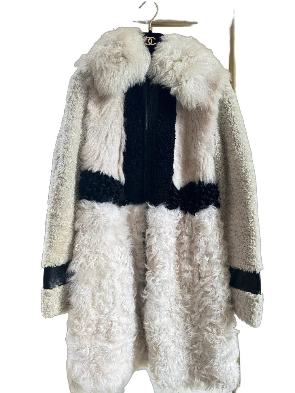 Celine Beige Shearling Coat Beige Shearling Never worn, with tag - Front View