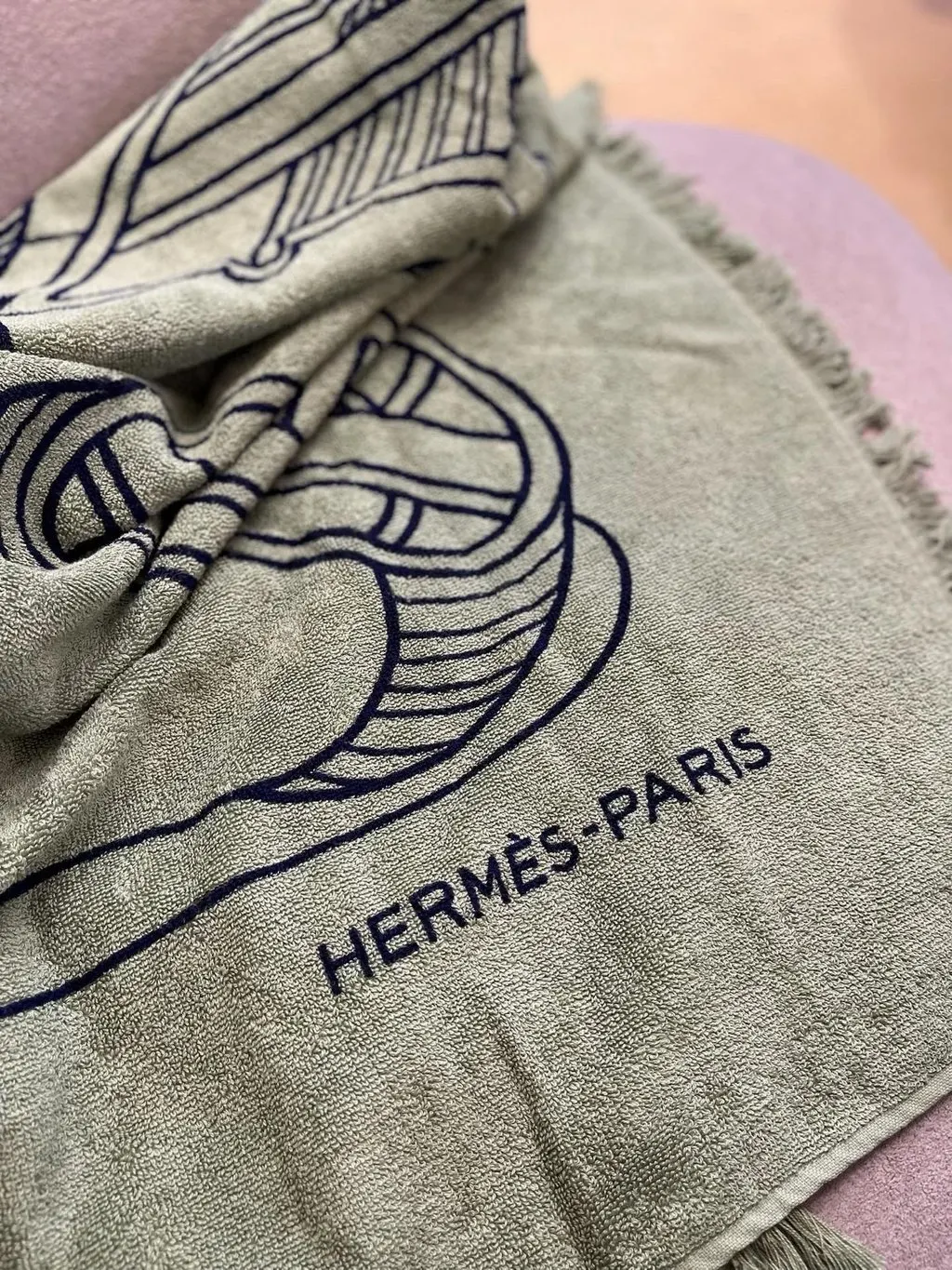 Hermès Green Cashmere Scarf Green Cashmere Very good - Box View