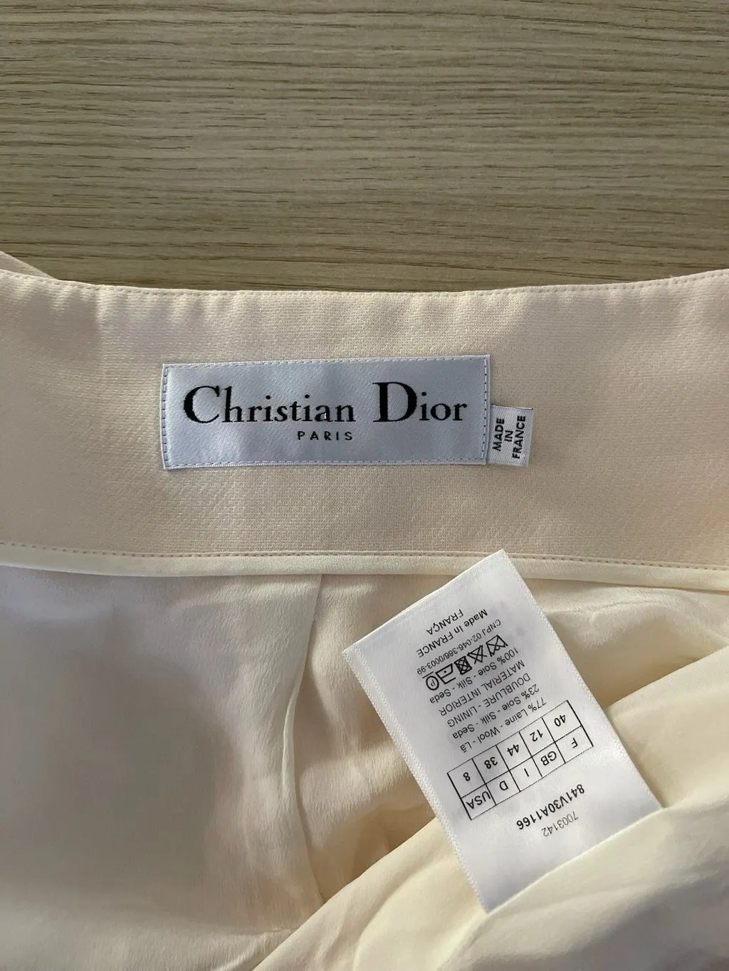 Dior Beige Silk Top Beige Silk Very good - Model View