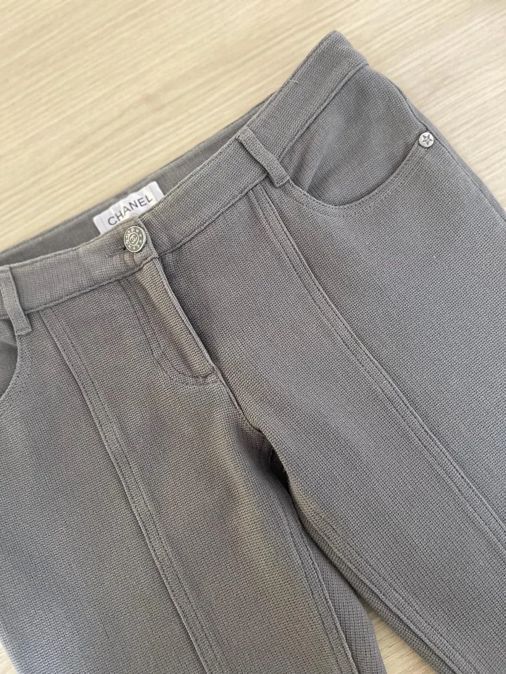 Chanel Grey Wool Trousers Grey Wool Very good - Model View