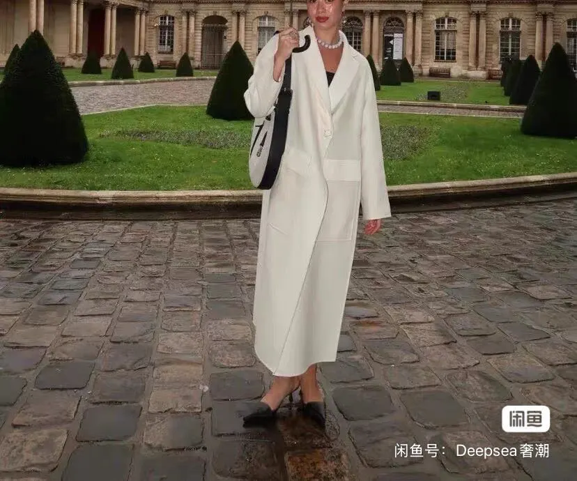 Hermès White Cashmere Coat White Cashmere Never worn, with tag - Box View