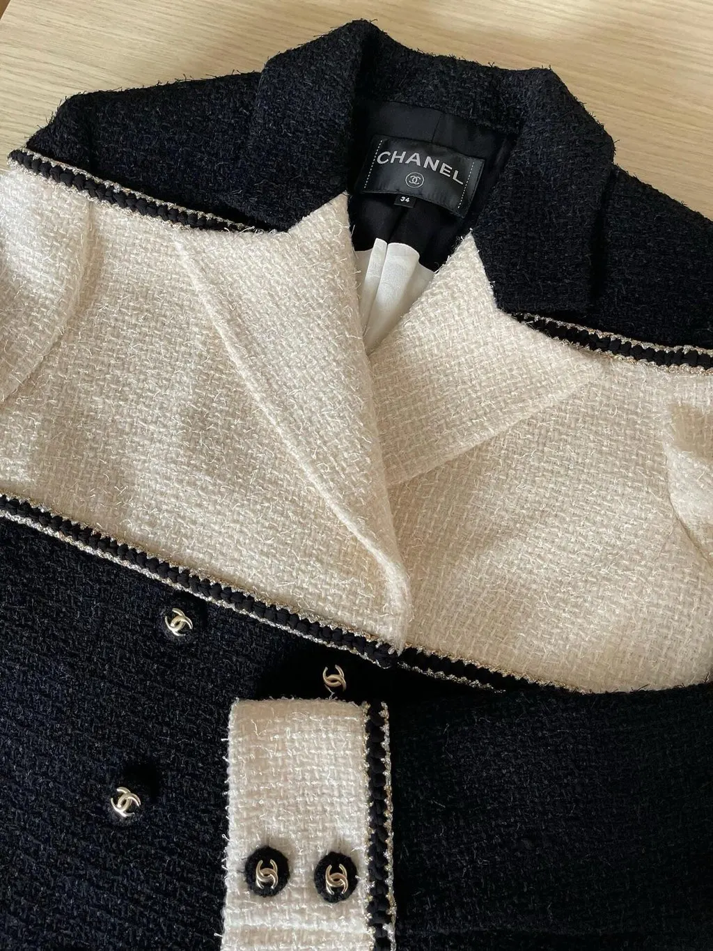 Chanel 20A Tweed Jacket MultiColor Tweed Very good - Model View