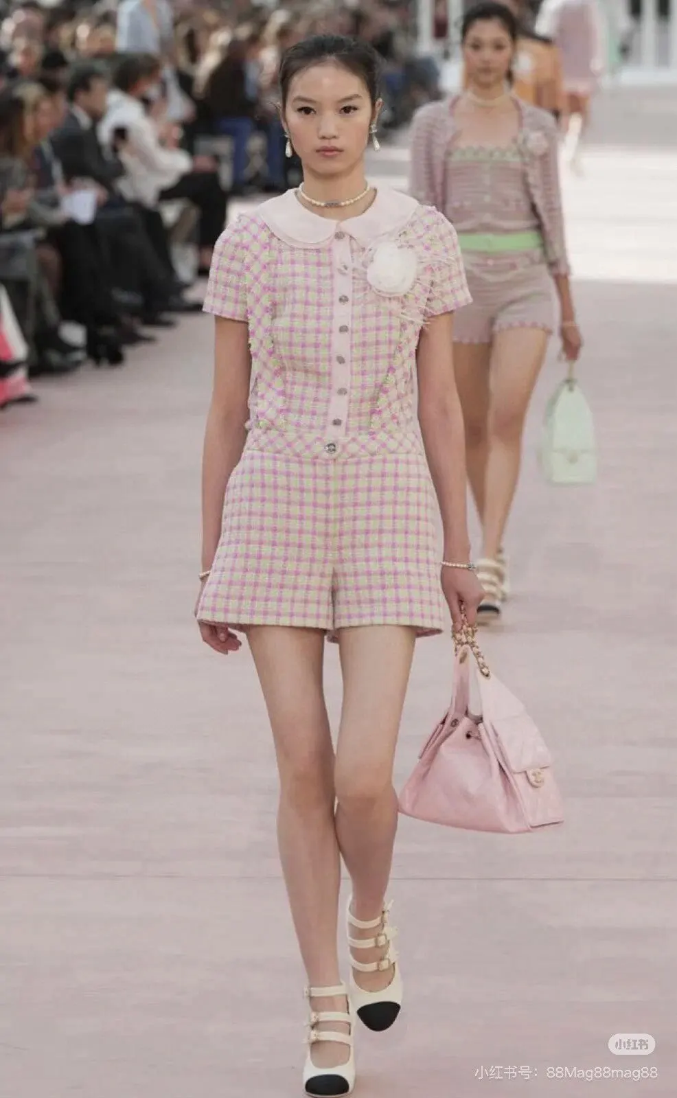 Chanel 25S Pink Tweed Top Pink Tweed Never worn, with tag - Box View