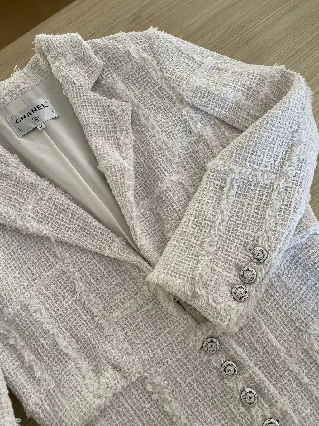 Chanel 22C White Tweed Jacket White Tweed Very good - Model View
