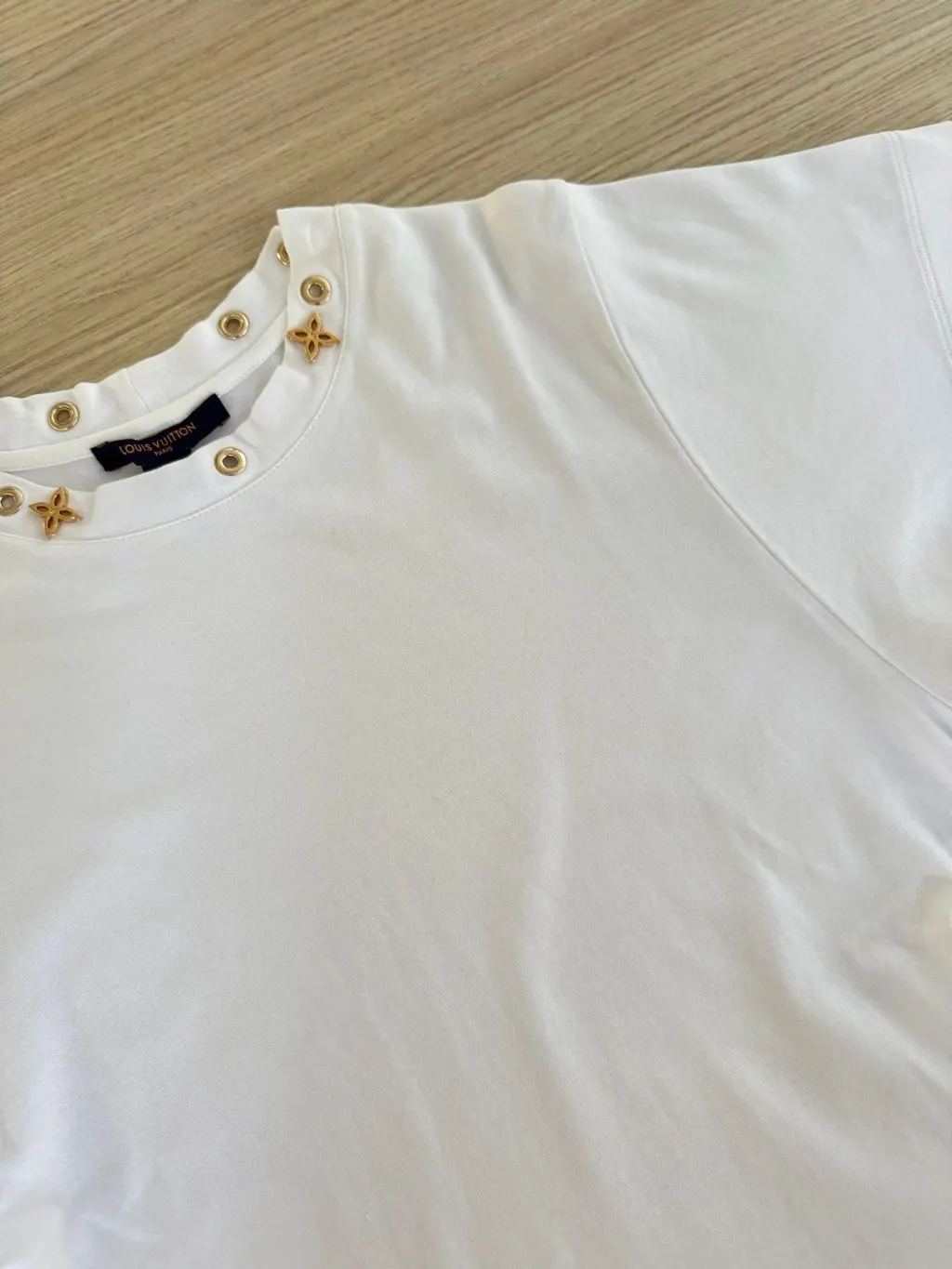Louis Vuitton White Cotton Top White Cotton Very good - Model View
