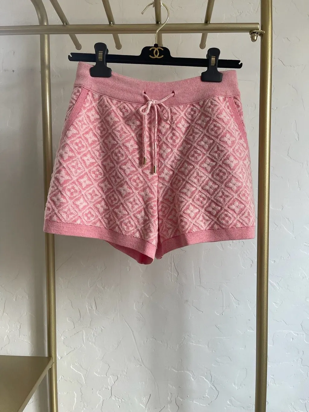 Louis Vuitton Pink Sponge Shorts Pink Very good - Back View