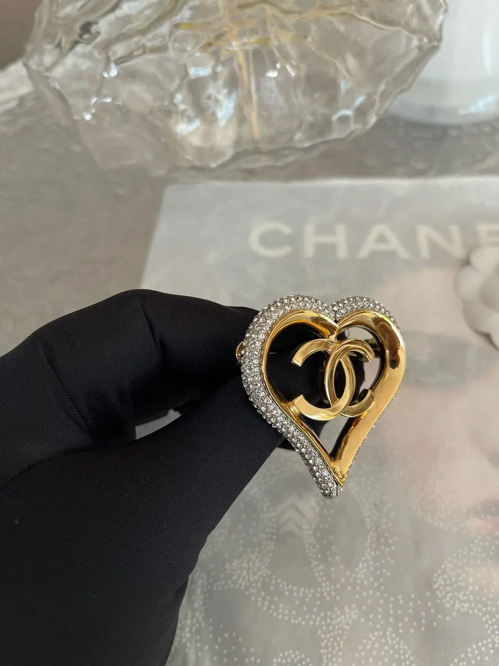 Chanel Gold Crystal Brooch Gold Crystal Very good - Back View