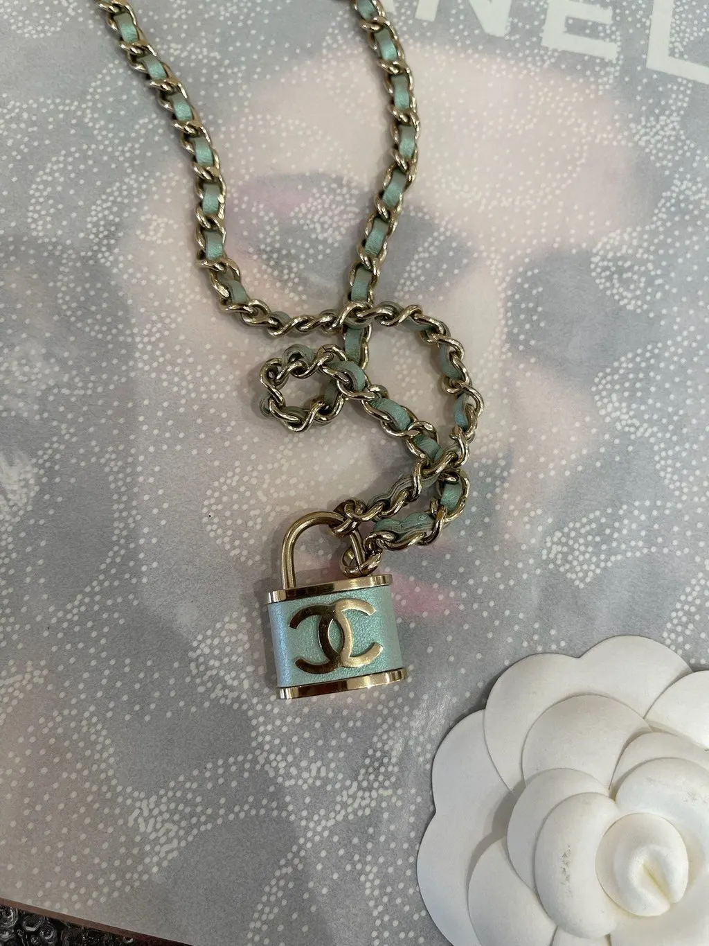 Chanel Green Leather Necklace Green Leather Never worn - Back View