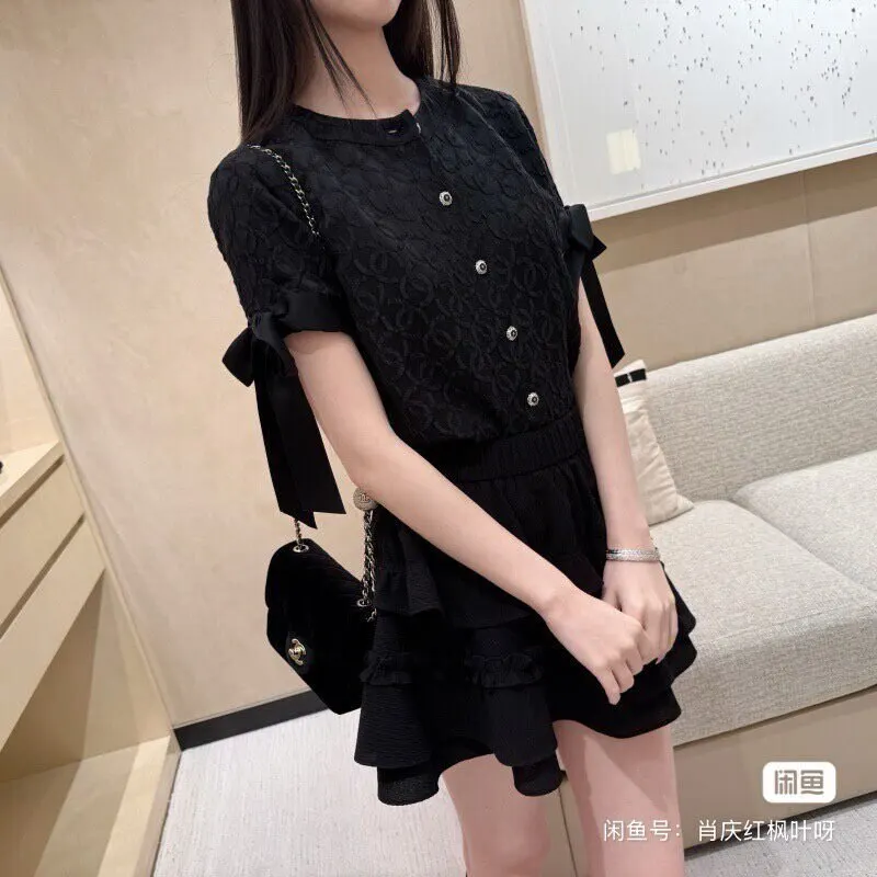 Chanel 25K Black Silk Top Black Silk Very good - Box View