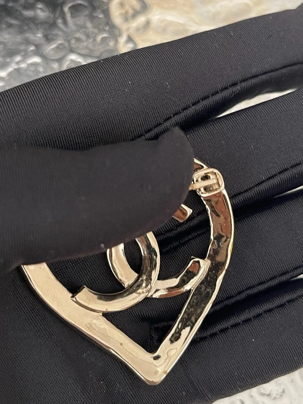 Chanel Gold Plated Brooch Gold Very good - Model View