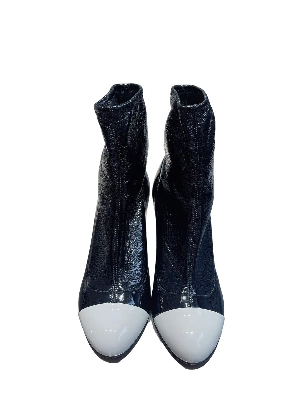 Miu Miu Black Patent Leather Boots Black Leather Never worn - Front View