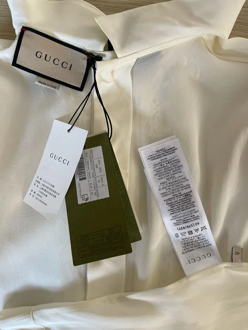 Gucci White Silk Top White Silk Very good - Inside View